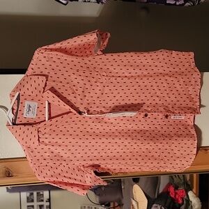 Craft + Flow button down shirt. Coral in color. Size meduim. Short sleeve.